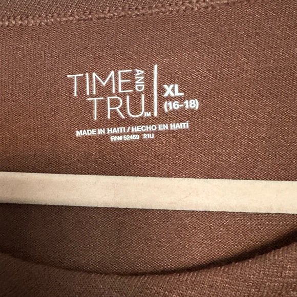 XL Time and Tru terracotta long sleeve - Picture 2 of 2